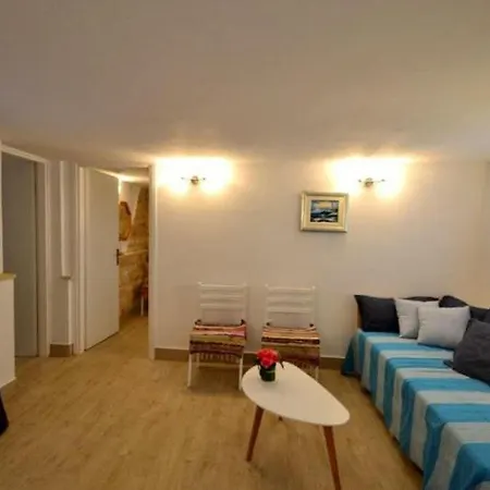 Mirna Apartment *