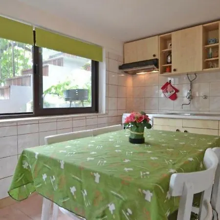 Mirna Apartment *